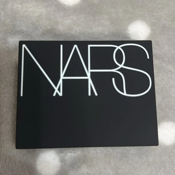 Nars Light Perfecting Setting Powder - Pressed - Picture 6 of 12